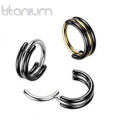 Clciker-ring med svart fargebånd i titan
